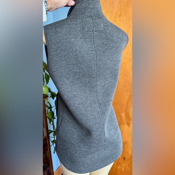 Betsey Johnson performance dark gray vest size M - Picture 5 of 9